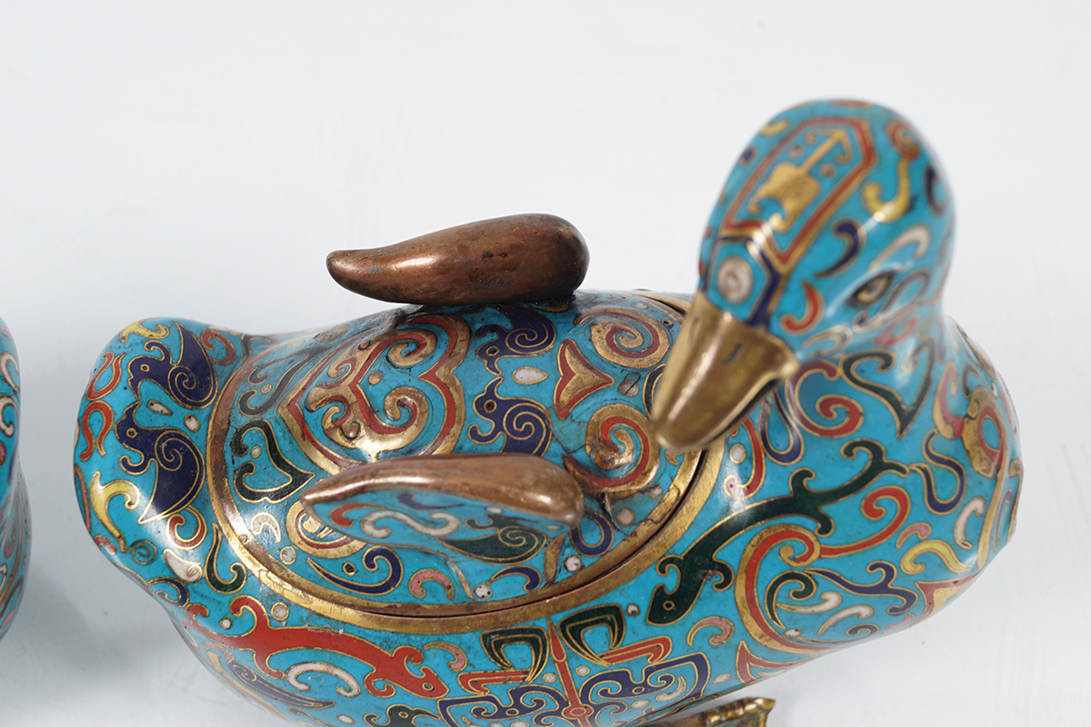PAIR OF CHINESE QING CLOISONNÉ ENAMELLED DUCKS - Image 4 of 6