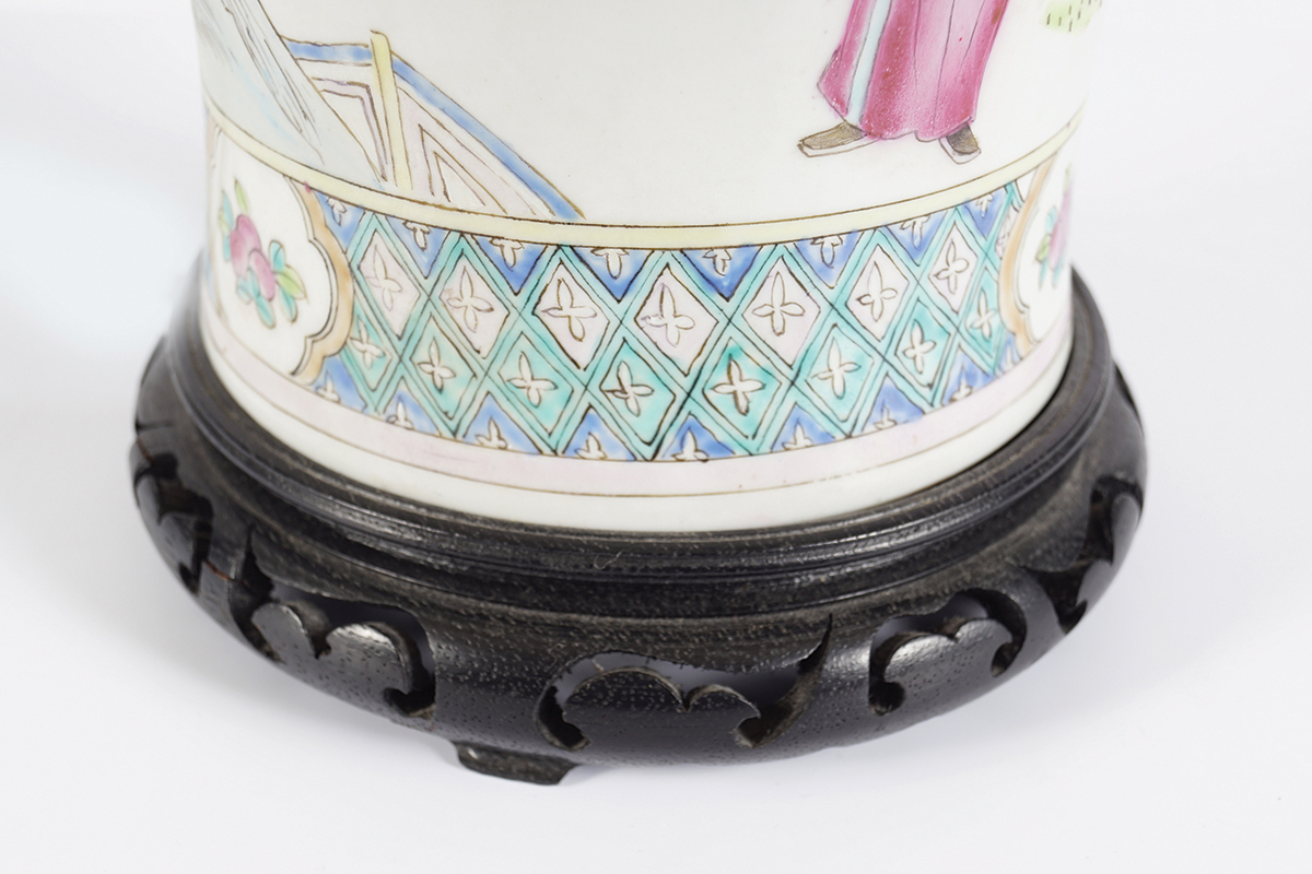 CHINESE FAMILLE ROSE VASE STEMMED TABLE LAMP - Image 5 of 5