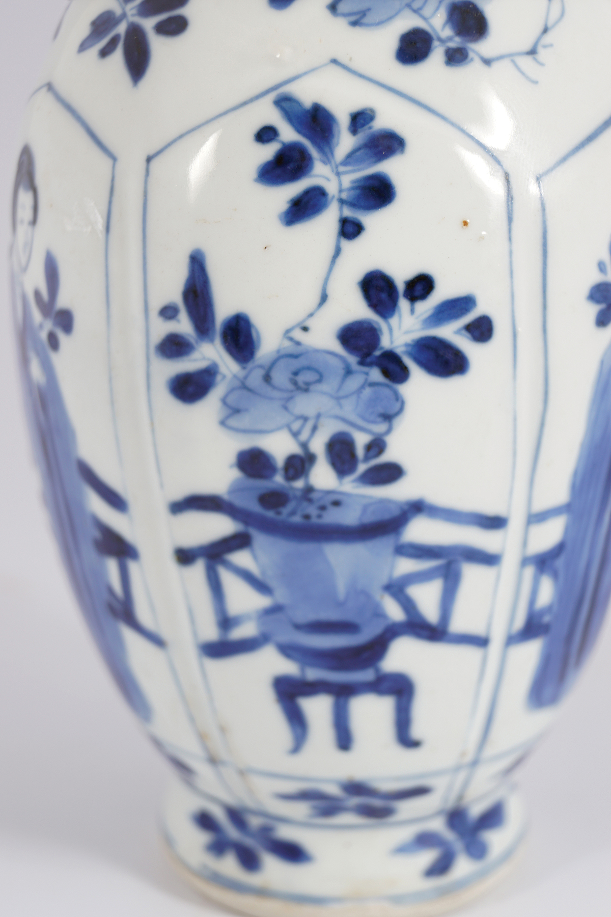 CHINESE QING BLUE AND WHITE VASE - Image 3 of 4