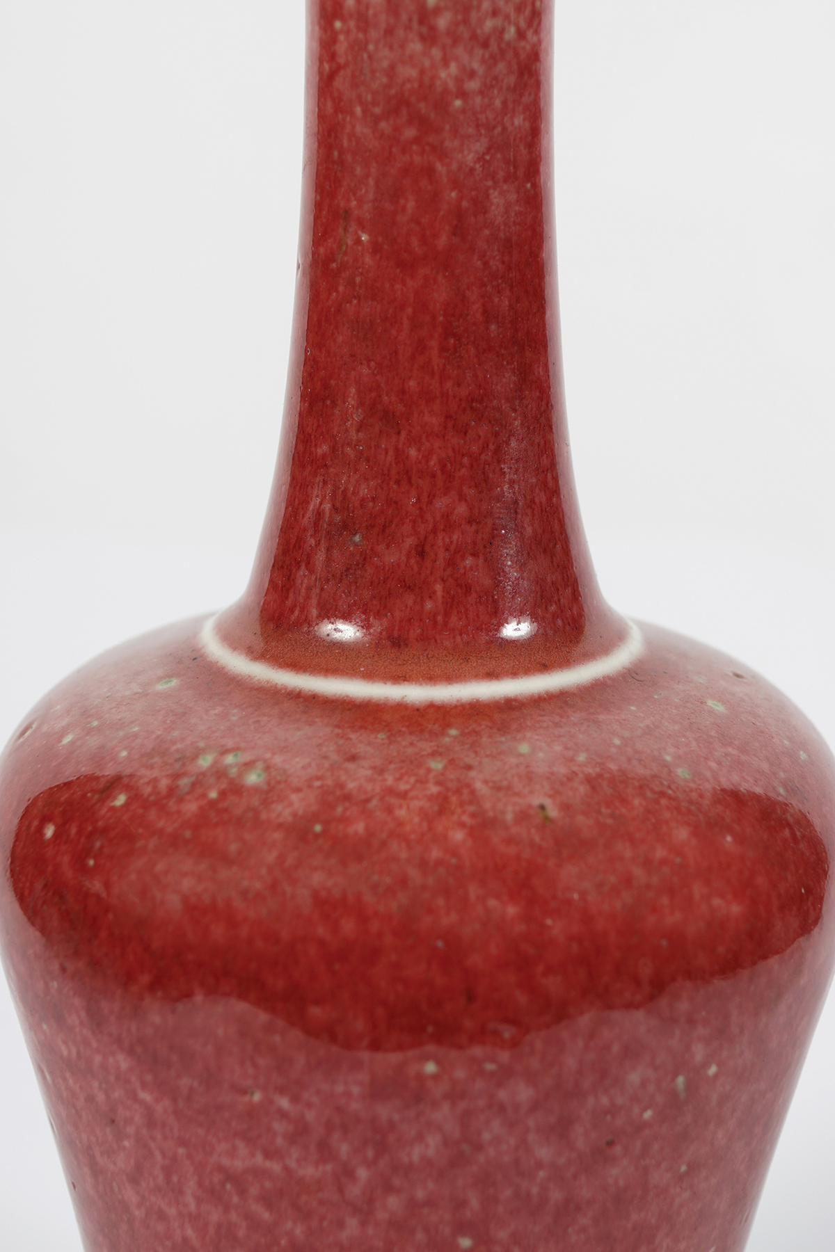 CHINESE QING SANG DE BOEUF VASE - Image 2 of 4