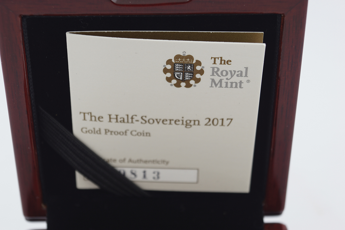 THE ROYAL MINT 2017 HALF SOVEREIGN - Image 2 of 3