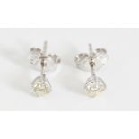 18 CT. WHITE GOLD STUD EARRINGS