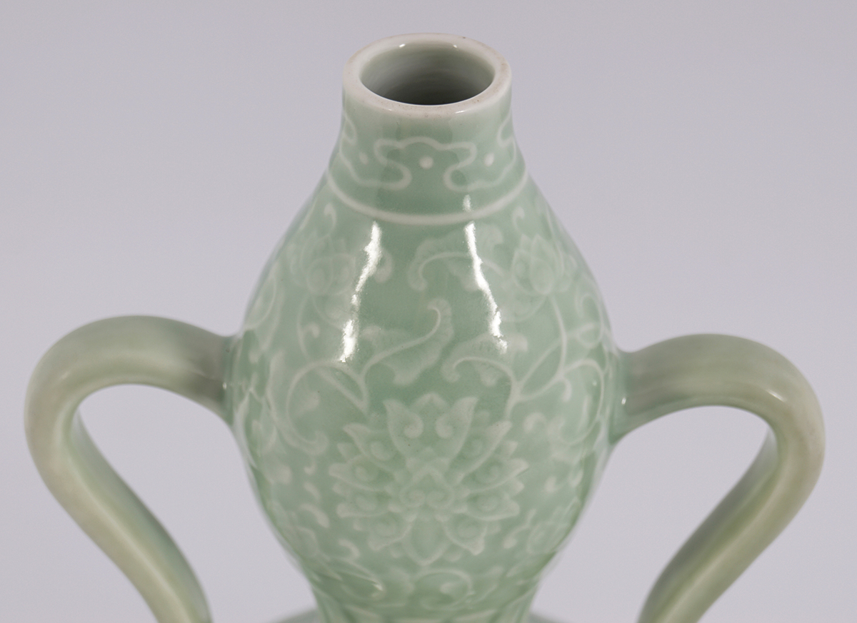 CHINESE CELADON DOUBLE GOURD VASE - Image 2 of 4