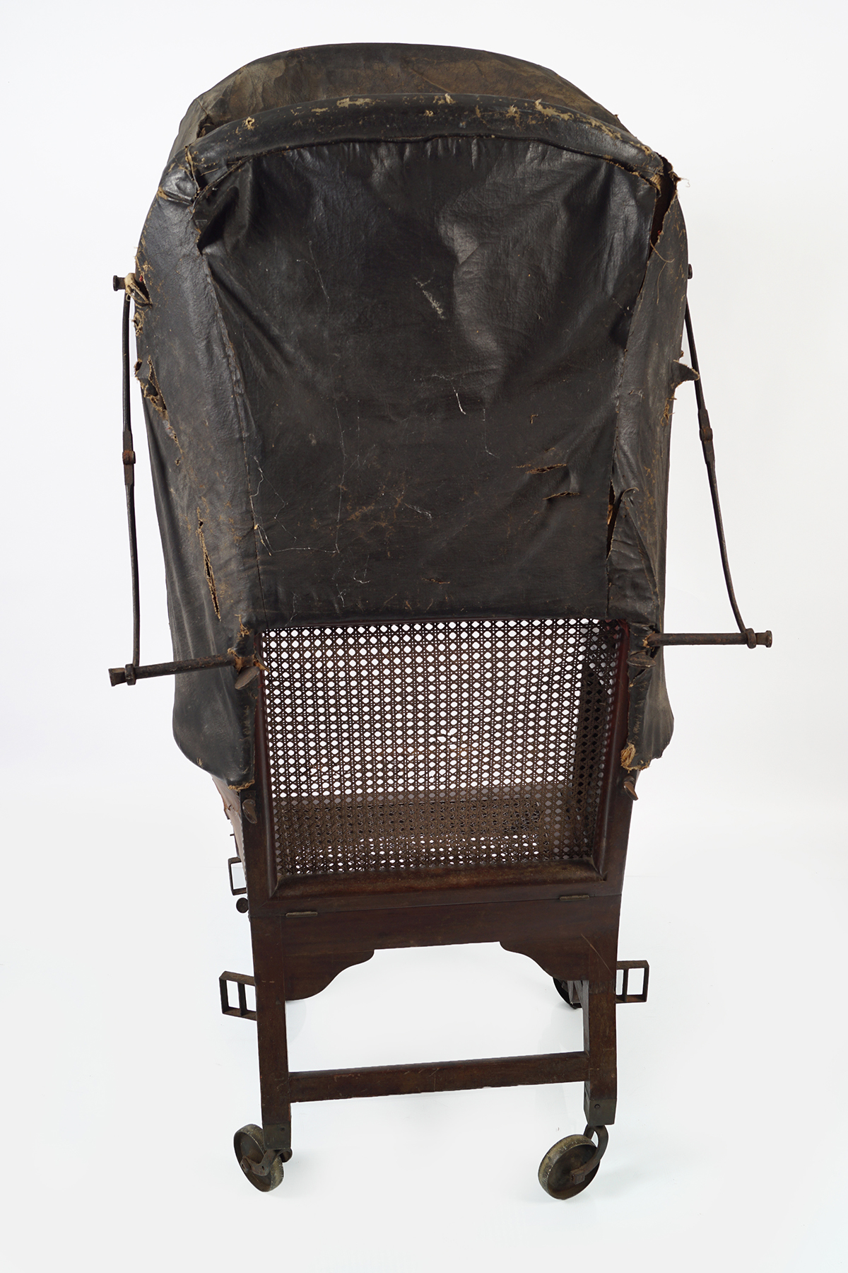 GEORGE III MAHOGANY CAMPAIGN SEDAN CHAIR - Image 7 of 8