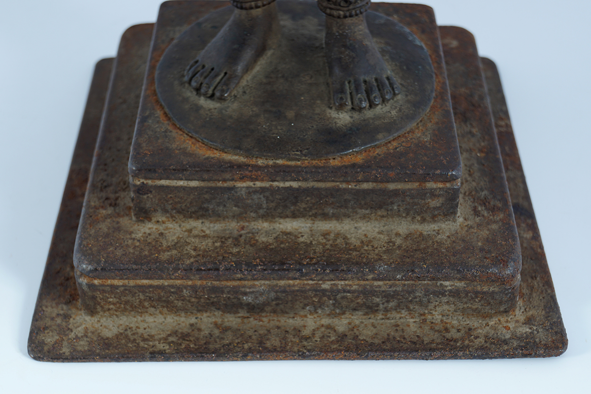 EARLY SINO-TIBETAN BRONZE BUDDHA - Image 3 of 7