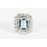 18 CT. WHITE GOLD DIAMOND AND AQUAMARINE RING