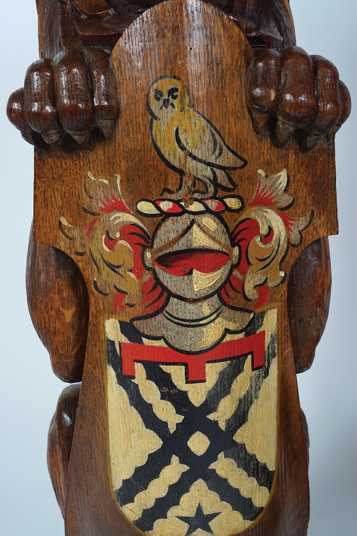 PAIR OF 19TH-CENTURY LION ARMORIAL PLINTHS - Image 3 of 4
