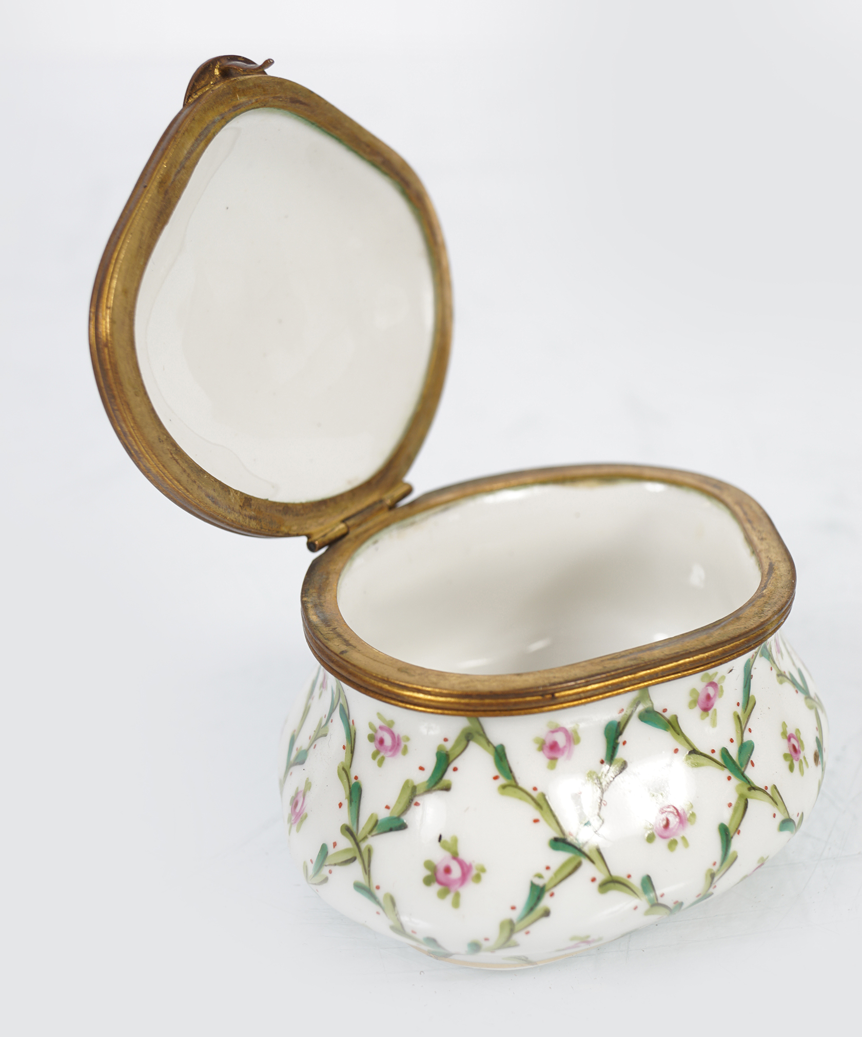 SEVRES PORCELAIN TRINKET BOX - Image 2 of 3