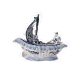 19TH-CENTURY CHINESE PORCELAIN BOAT
