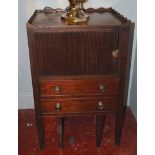 GEORGE III MAHOGANY TRAY TOP COMMODE