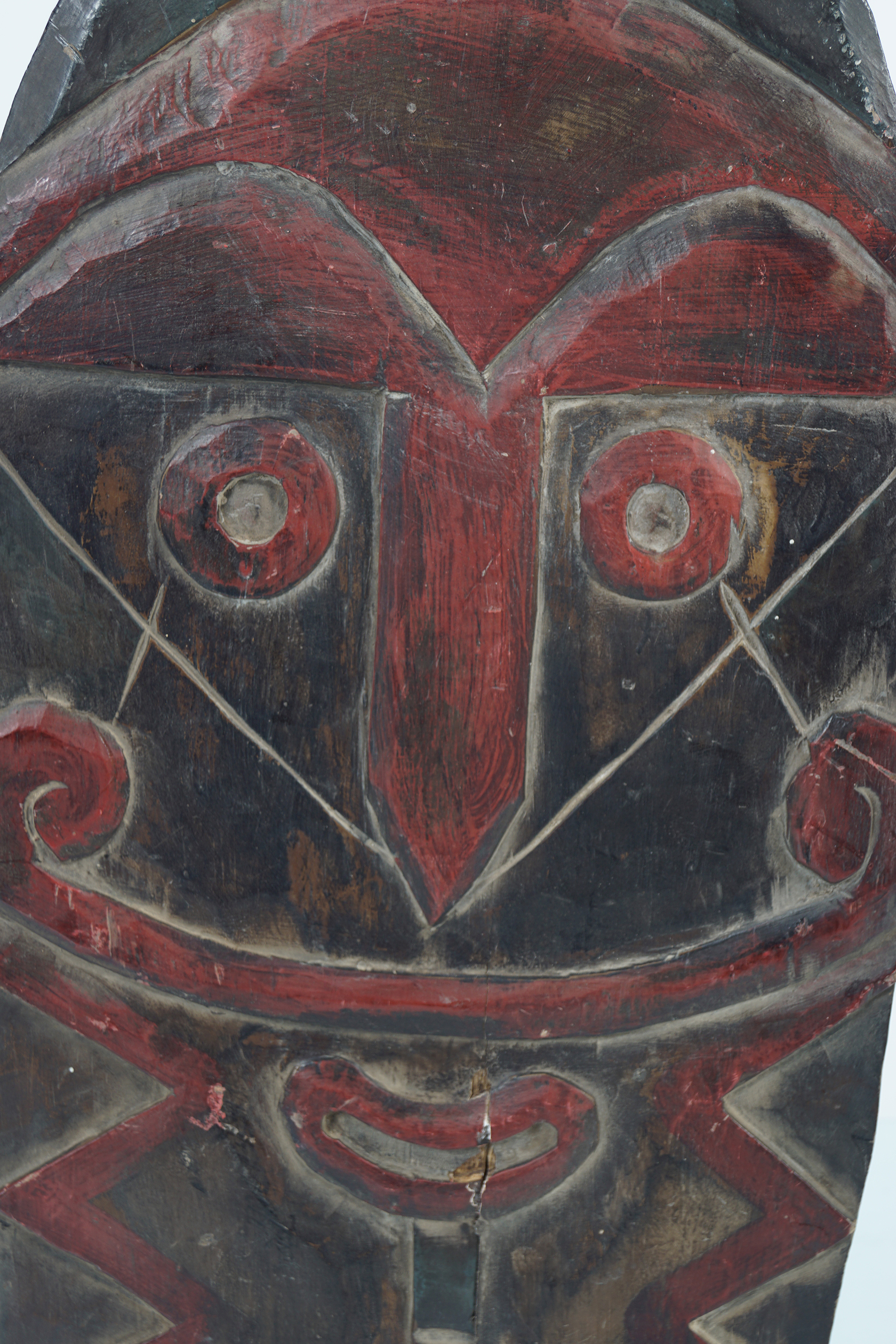 CARVED WOOD AFRICAN CEREMONIAL SHIELD - Image 3 of 3