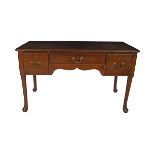 GEORGE II PERIOD MAHOGANY KNEEHOLE WRITING TABLE