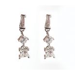 18 CT. WIHTE GOLD DROP EARRINGS