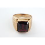 15CT GOLD SIGNET RING WITH LARGE GARNET