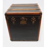 VINTAGE LEATHER TRAVELLING TRUNK