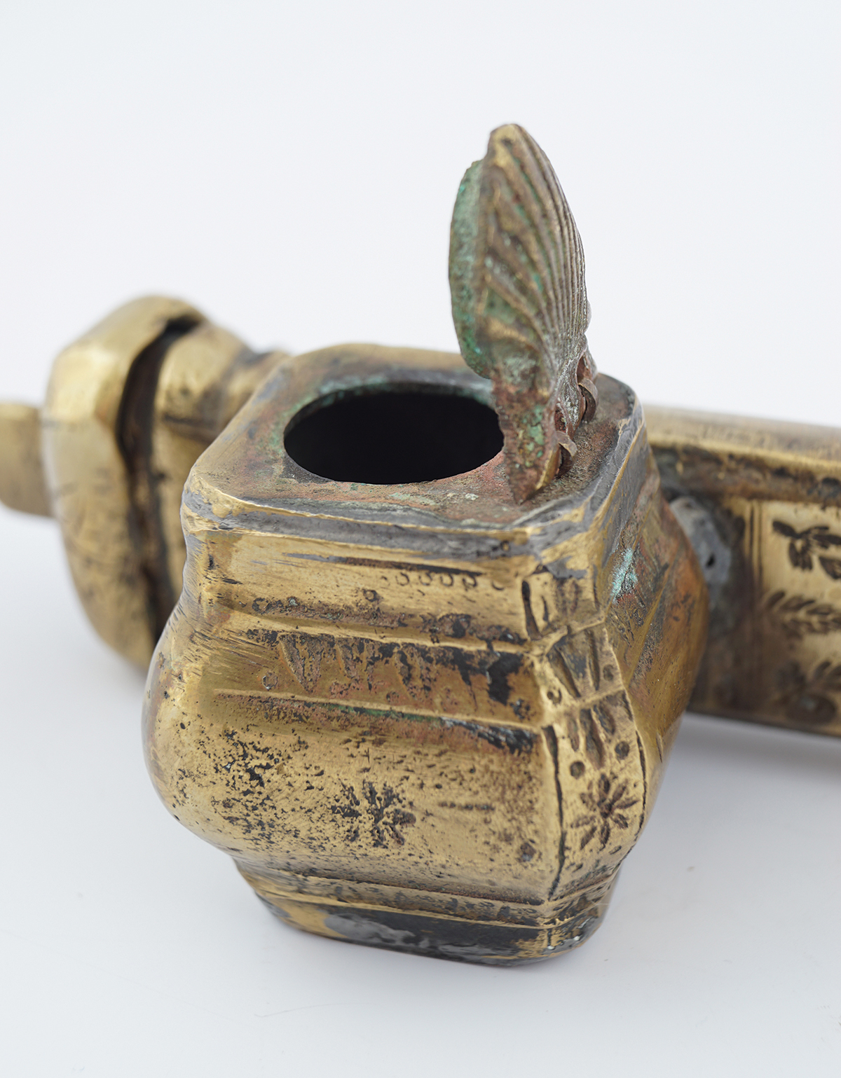 18TH-CENTURY BRASS TRAVELLING SCRIBES INK WELL - Image 2 of 2