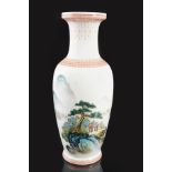 CHINESE 20TH-CENTURY FAMILLE ROSE VASE