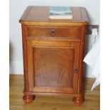 PAIR OF DESIGNER MAHOGANY BEDSIDE PEDESTALS