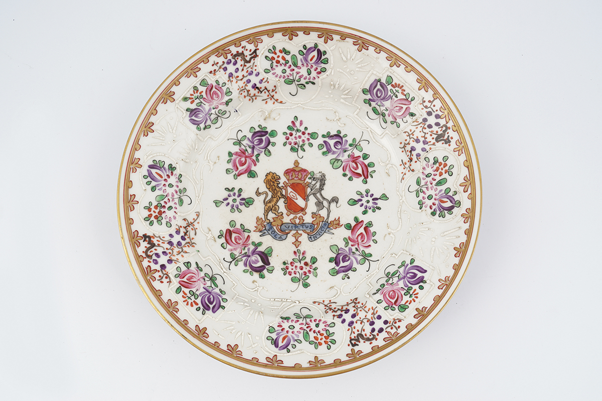 19TH-CENTURY SAMSON ARMORIAL PLATE