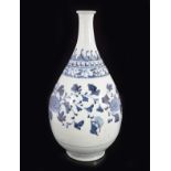 EARLY CHINESE BLUE AND WHITE VASE