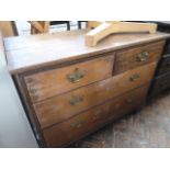 Mid 20thC Oak 4 drawer chest