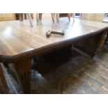 Victorian mahogany wind-out dining table