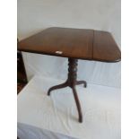 Georgian mahogany tripod pedestal snap-top table