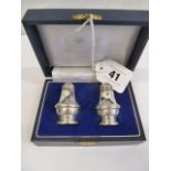 Cased silver salt & pepper pots - Mappin & Webb - Birmingham 1992