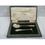 Cased silver spoon & pusher set - Sheffield 1924