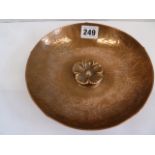 Arts & Crafts hammered copper bowl with raised relief English rose motif to centre (7" diameter)