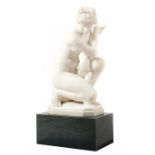 Bazzanti, Pietro1823 - 1874, italienischer Bildhauer. "Hockende Venus", wohl Alabaster,