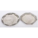 2 TablettsDeutschland, 1. Hälfte 20. Jh., Silber 800, ca. 844 g, von runder/okotgonaler Form,