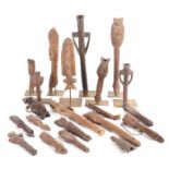 Sammlung von FlötenBurkina Faso/Ghana, Stamm der Mossi u.a., ca. 20 aus Holz geschnitzte Flöten /