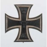 Eisernes Kreuz1. Klasse, 1914, Eisenkern geschwärzt, gebogte Form, gemarkt "800", sich