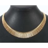 Collier1960er Jahre, Gelbgold 750, im Verlauf angeordnete, hohl gearbeitete Stäbe, an