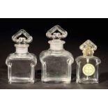 3 Flakons "Mitsouko" von GuerlainFrankreich, farbloses Glas, gepresst, 1x Flakon Cristalleries de