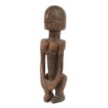 Frauenfigur der DogonMali, Stamm der Dogon, weibliche Ahnen?Figur geschnitzt aus hartem schwerem
