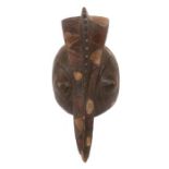 Vogel-MaskeBurkina Faso, Stamm der Mossi, Helmmaske in Vogelgestalt mit geschnitztem Federschopf