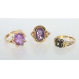 3 Damenringe2. Hälfte 20. Jh., Gelbgold 585, 1x Ringkopf mit Amethyst im Ovalschliff (ca. 3,5 ct)