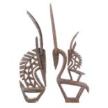 Zwei Tschiwara TanzaufsätzeMali, Stamm der Bamana=Bambara, Aufsatzmaske in Antilopenform, 1