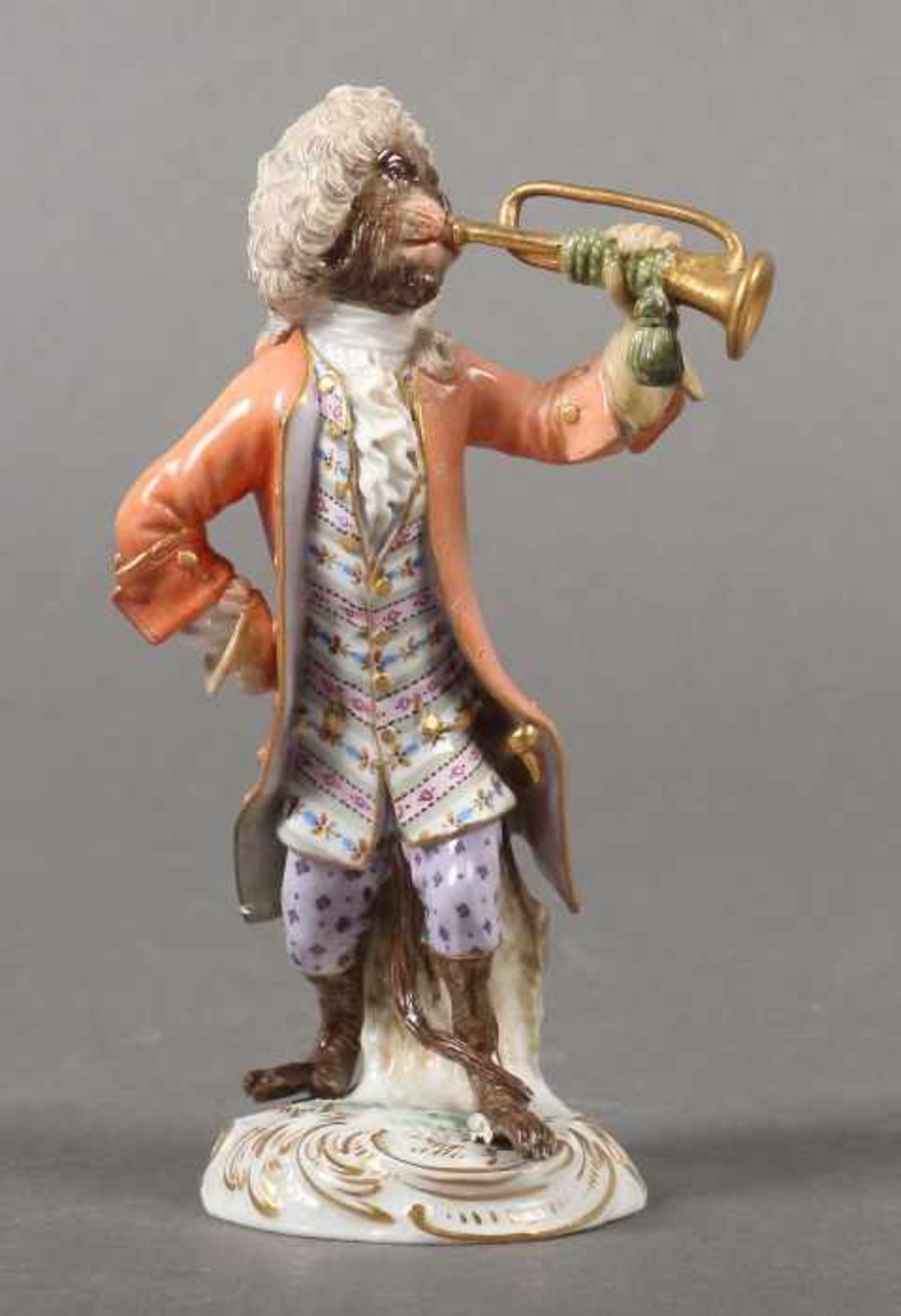 Kaendler, Johann Joachim1706 - 1775. "Trompeter" aus der insgesamt 21 Figuren umfassenden Serie "