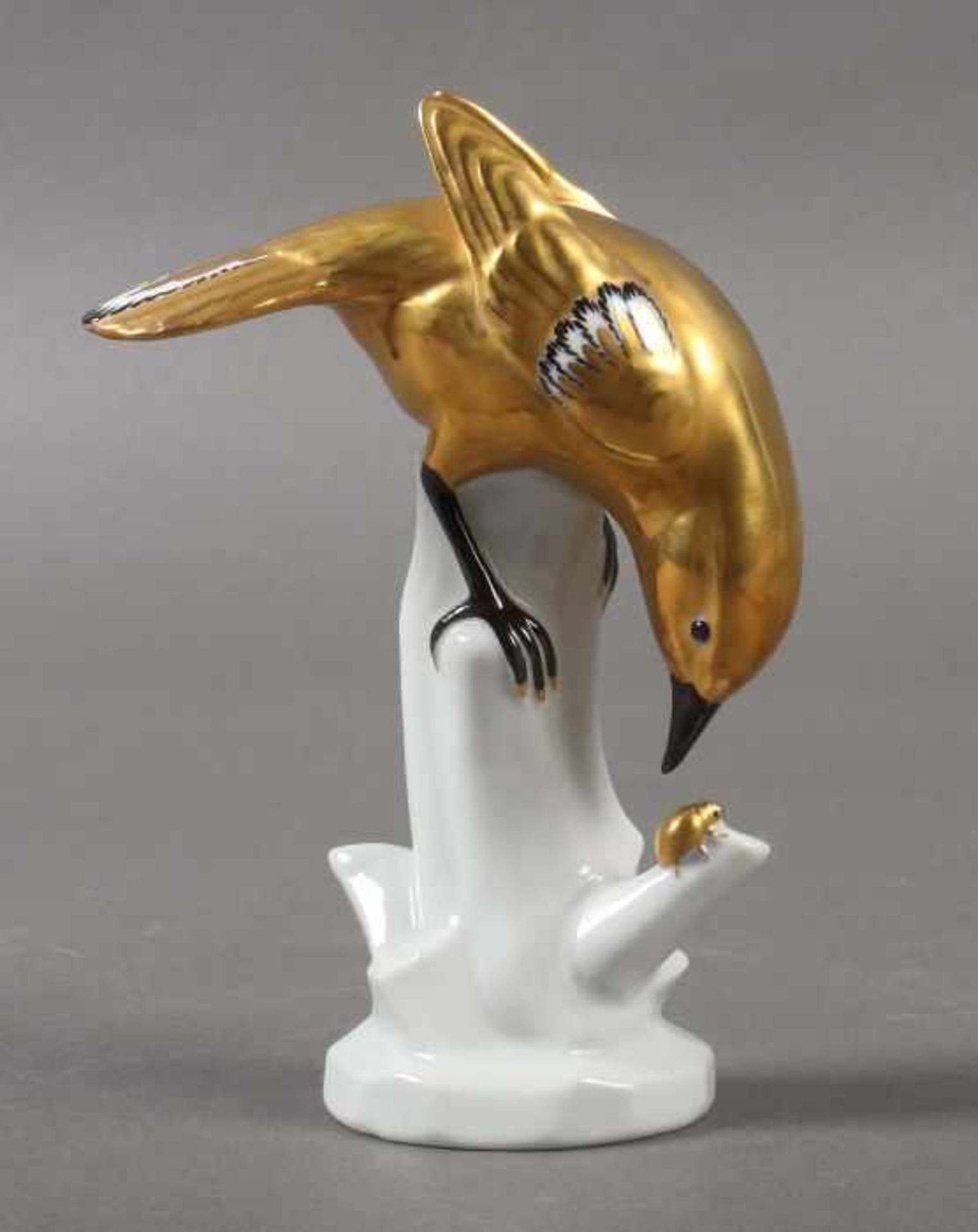 Storch, Arthur (Josef Ernst)1870 - 1947. Tierfigurine "Vogel, ein Insekt betrachtend", Aelteste