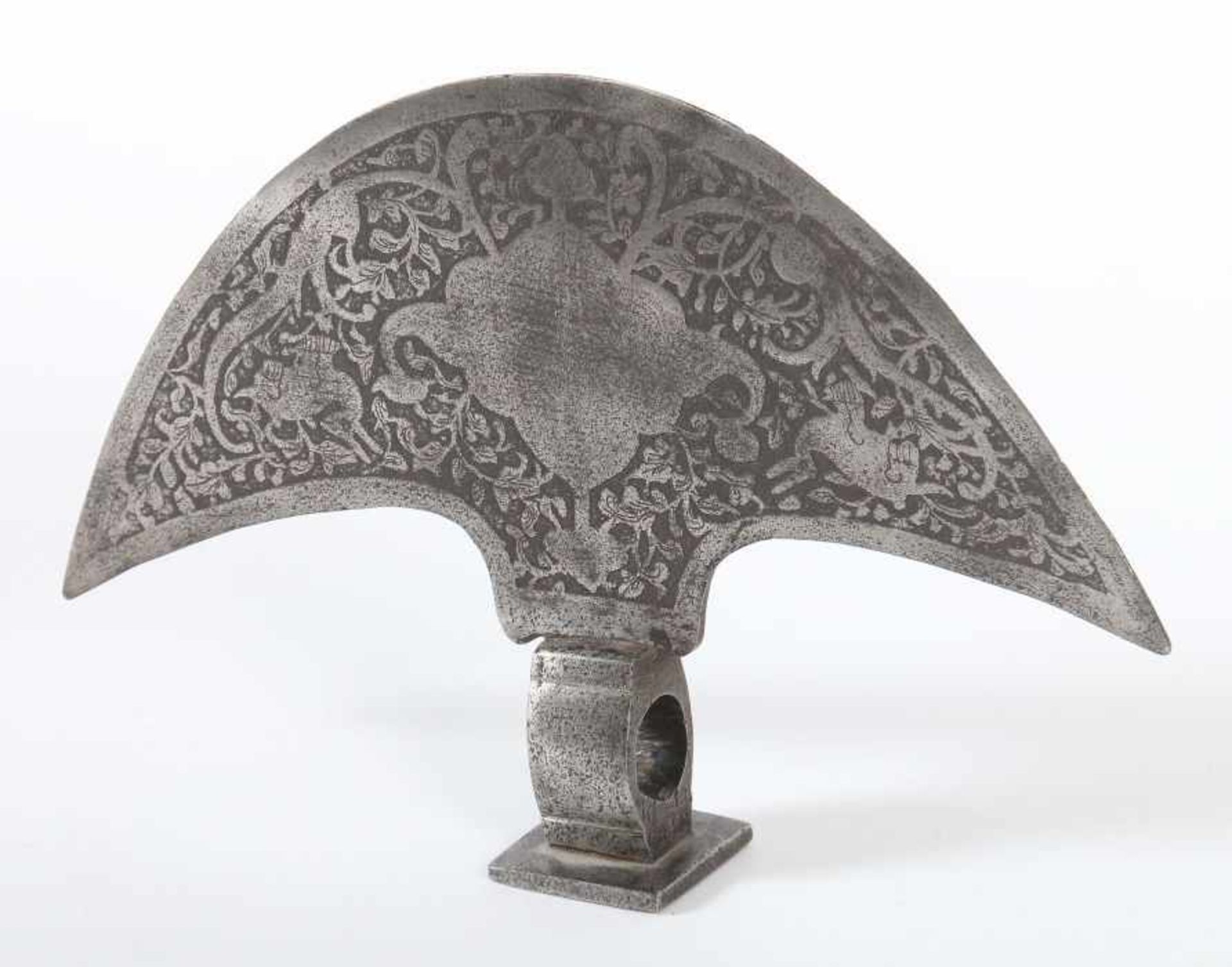Persische Axt-Klinge19. Jh., mondsichelförmige Eisenklinge beidseitig flächendeckend verziert mit - Bild 2 aus 2