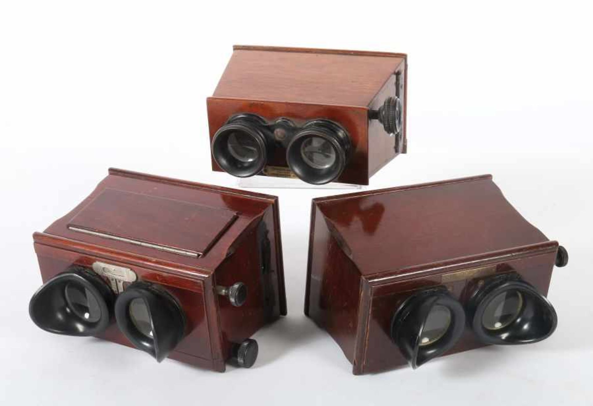 3 Hand-StereobetrachterJules Richard und Heidoplast, um 1925/30, variierende Hölzer, für das
