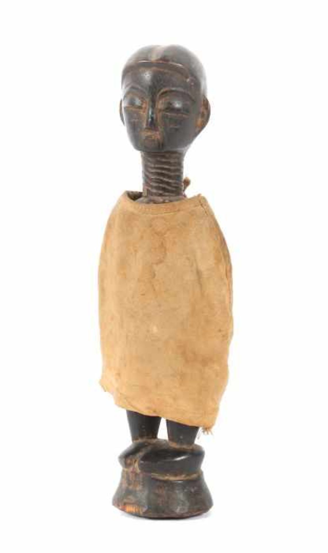 Kleine Figur mit Überwurfwohl Elfenbeinküste/Stamm der Baule, auf Sockel geschnitzte männliche