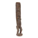 Standfigur der DogonMali, Holz, mit zwei übereinanderstehenden Köpfen H: 52 cm.- - -25.00 % buyer'