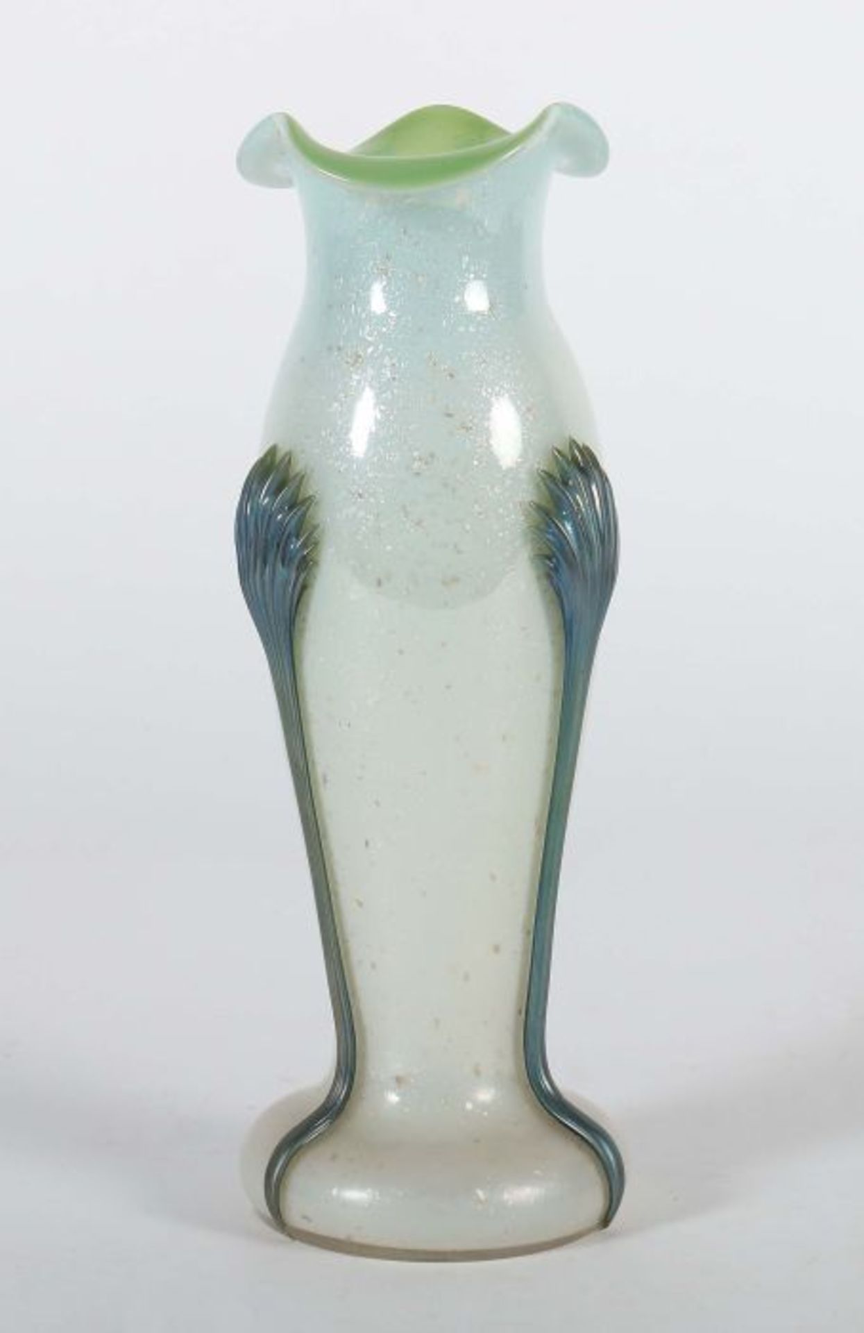 Vase mit MuscheldekorLötz Witwe, Klostermühle, um 1900/1910, farbloses Glas, mundgeblasen und frei - Bild 2 aus 3