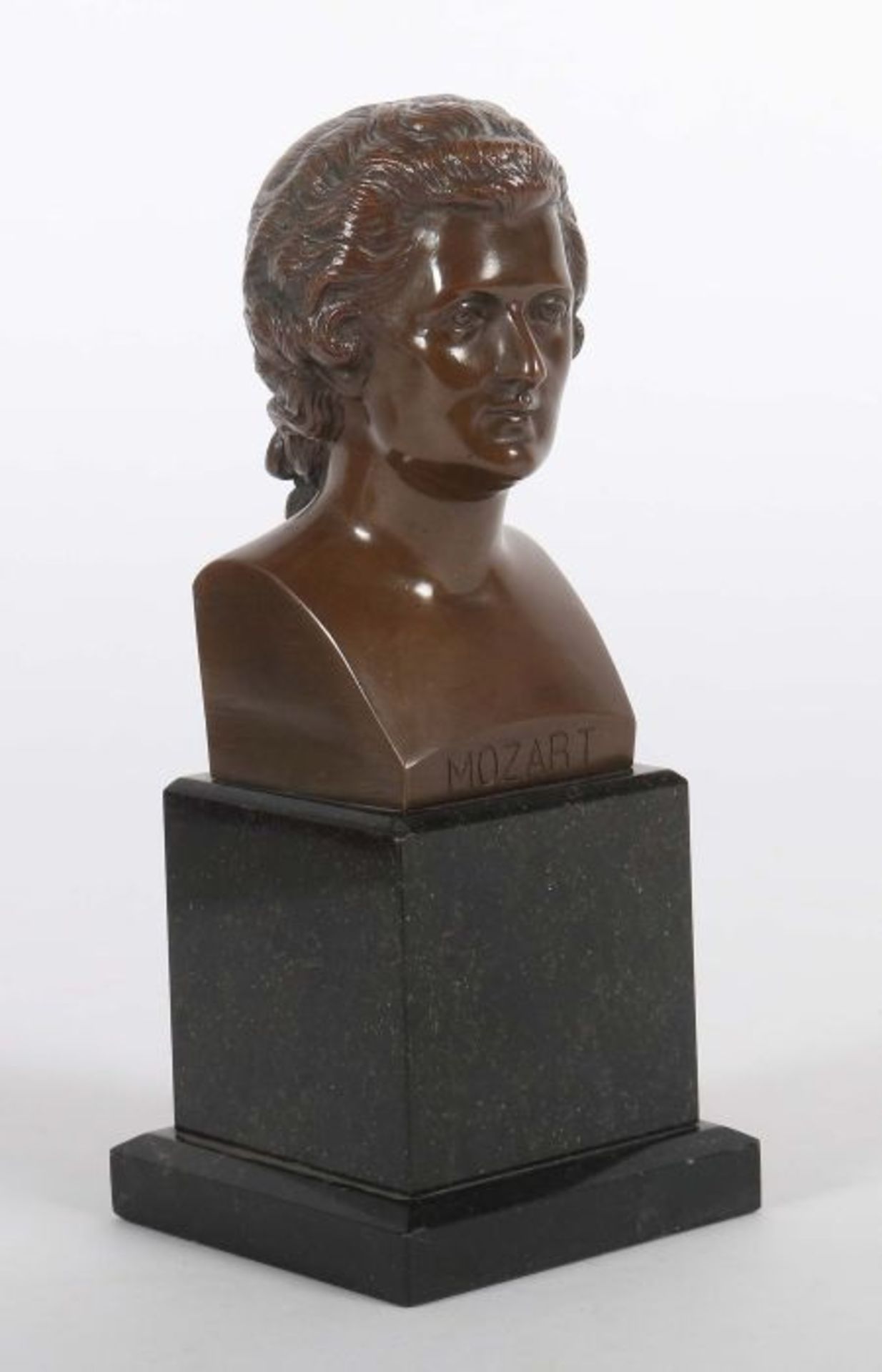 Bildhauer des 19./20. Jh."Mozartbüste", Bronze, patiniert, vollplastische Ausführung des - Bild 2 aus 3