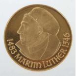 Goldmedaille Martin LutherGold 900, ca. 7,97 g, averse mit Portrait Martin Luthers, reverse mit