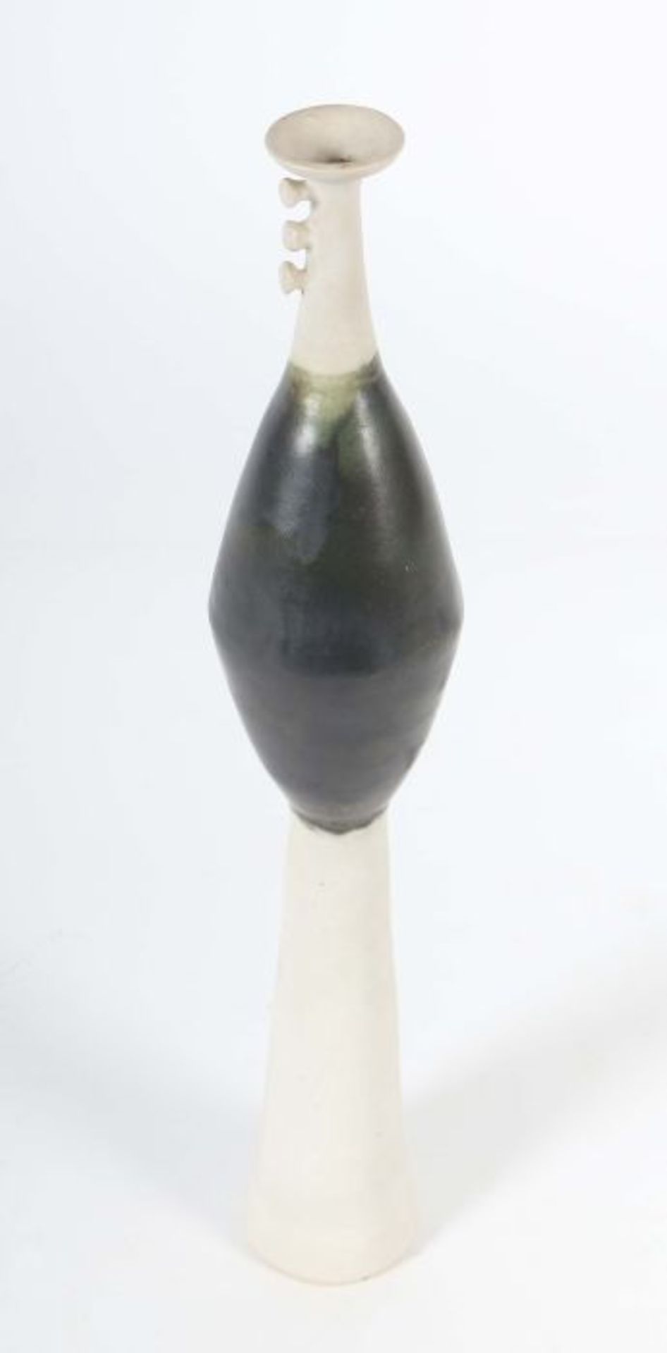 Asshoff, Bruno und Ingeborg1914 - 2003 und 1919 - 1998. Schlanke Vase, nach 1967, heller Scherben, - Bild 2 aus 2